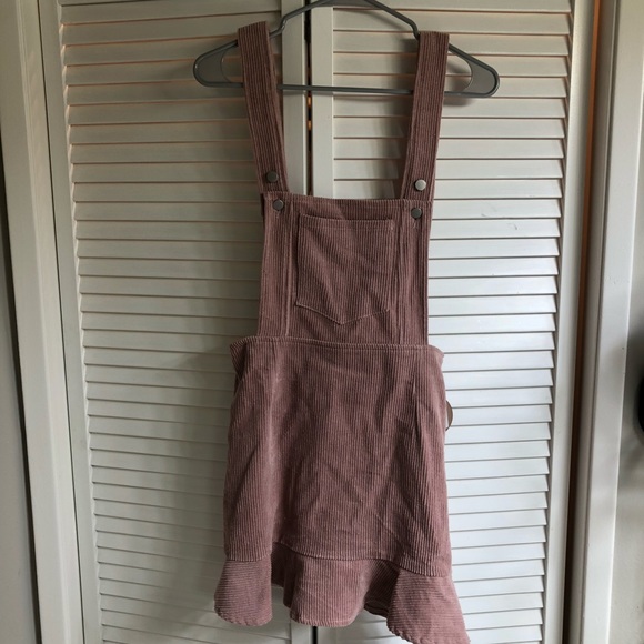 🆕Ruffle Hem Overalls - Picture 7 of 8